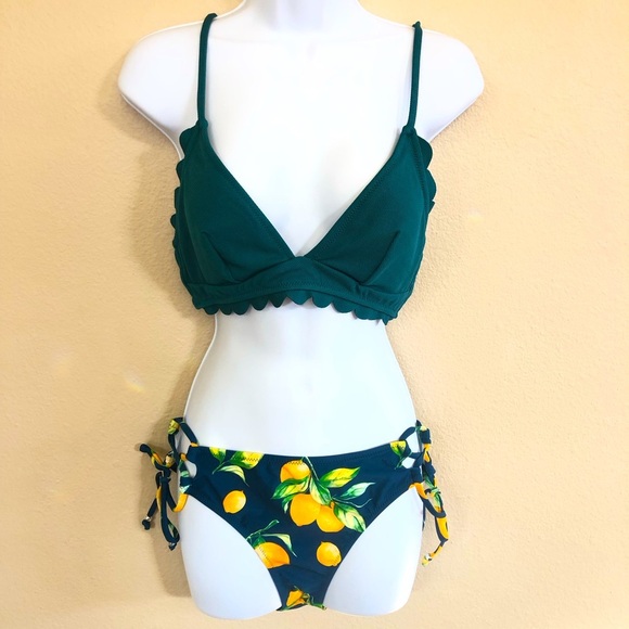 Cupshe Texture Scalloped Edge V-Neck Lemon’s Printed Bottom Bikini Swim Set SZ M - Picture 1 of 16